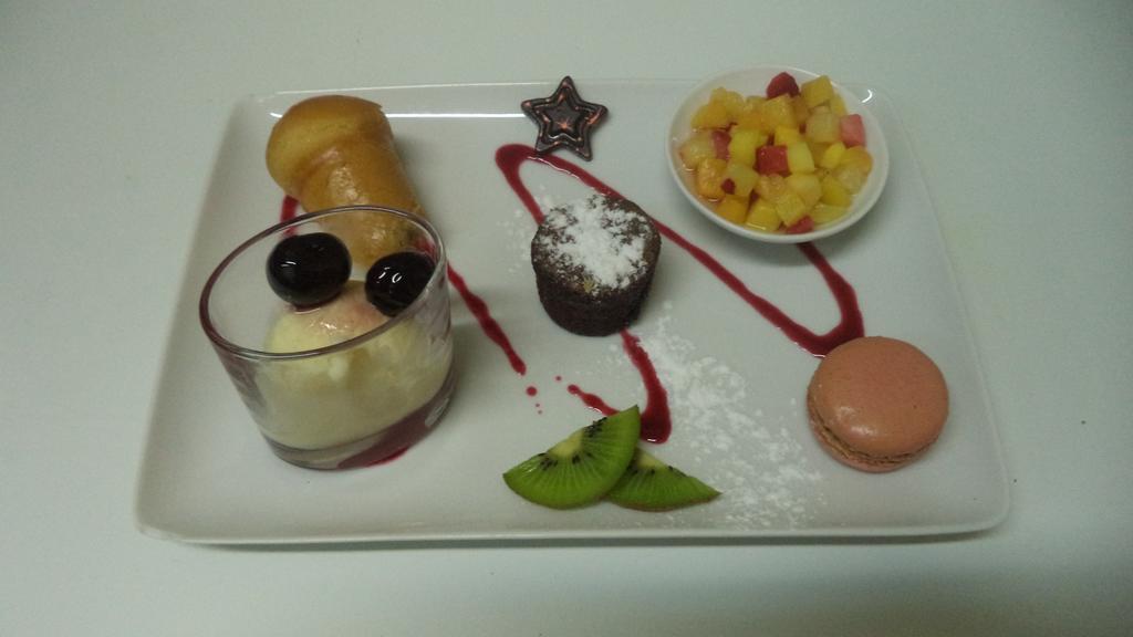 Logis Hotel Des Voyageurs Restaurant La Bonne Tabl'Hay Livron-sur-Drôme Exteriör bild