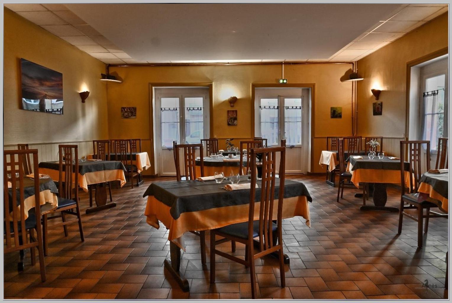 Logis Hotel Des Voyageurs Restaurant La Bonne Tabl'Hay Livron-sur-Drôme Exteriör bild