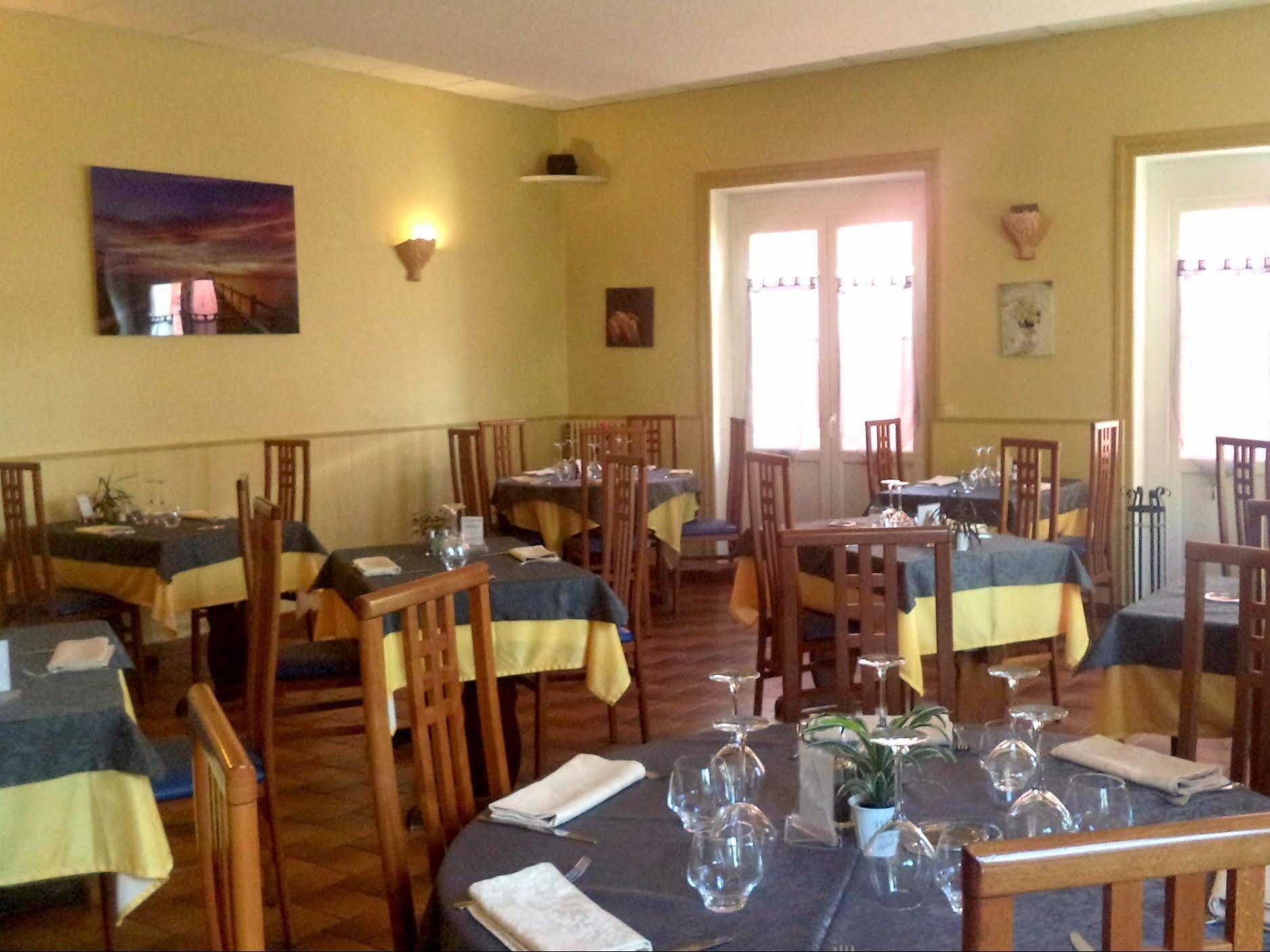 Logis Hotel Des Voyageurs Restaurant La Bonne Tabl'Hay Livron-sur-Drôme Exteriör bild